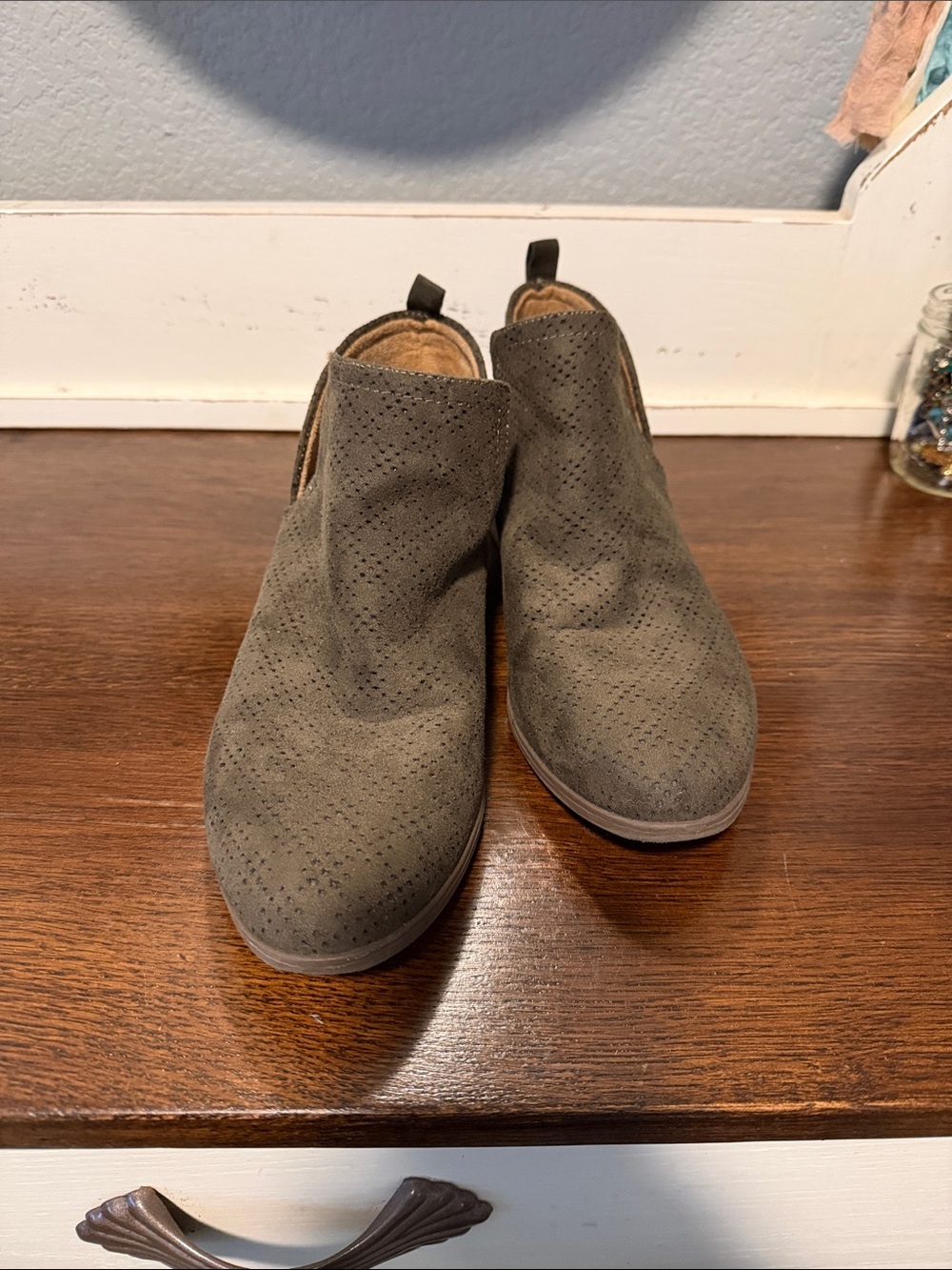 🤩Dr. Scholl's Olive Suede Perforated Chelsea Ankle Boots size 9